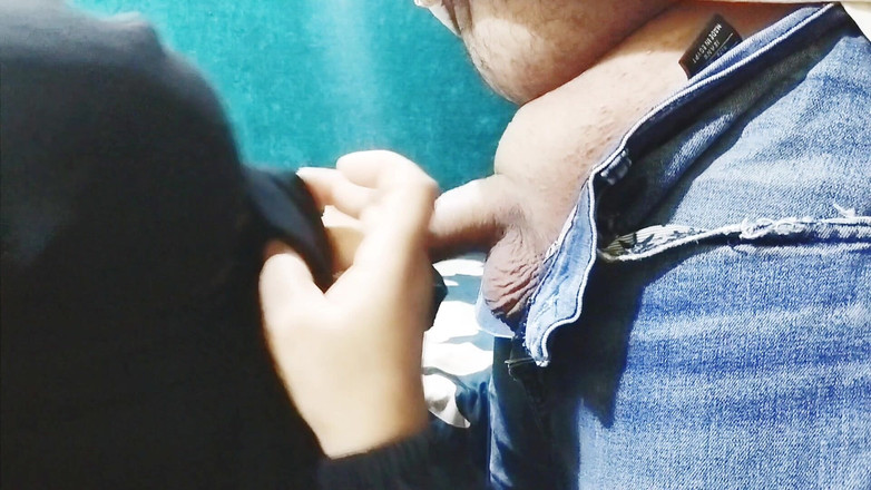 Ahmed and Samah: Můj prodejce sténá