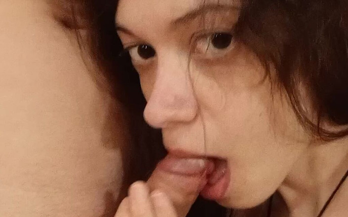 Dolls Cult: 我用手机拍摄自己吮吸shane的鸡巴