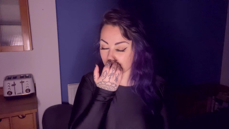 Miss Valentina: Pagami o la moglie lo trova