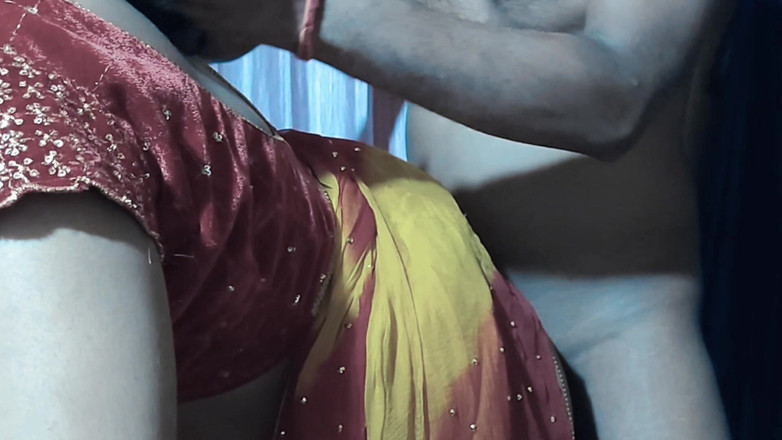 Hotpooja86900: Sto lasciando mia cognata