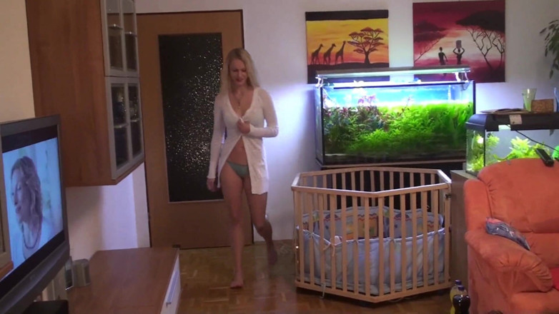 Blondehexe: Futai anal cu vecinul