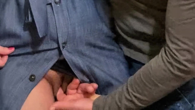 PriyaNaavya: Omg!! De hand van de vreemde onder mijn jurk in...