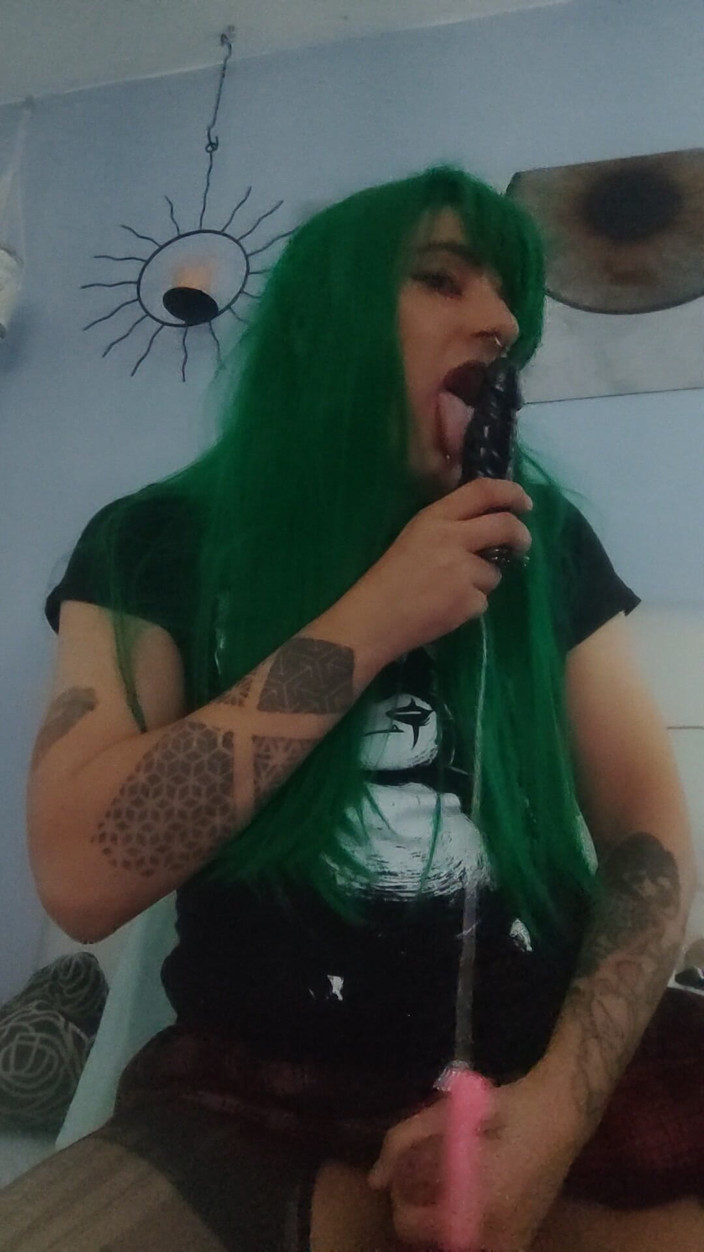 Alicia Moonkalation: German Punk Transe Gibt Solo Sperma