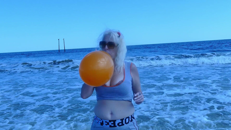 Marvellee Studios: Carolina beach blow to pop