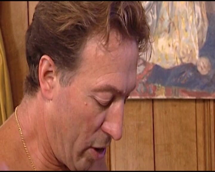 German Threesome: Những người phụ nữ Đức tuyệt đẹp đụ trong màn chịch bốn người