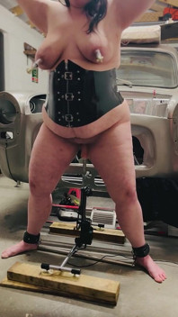 BBW in Latex Pounded by Fucking Machine