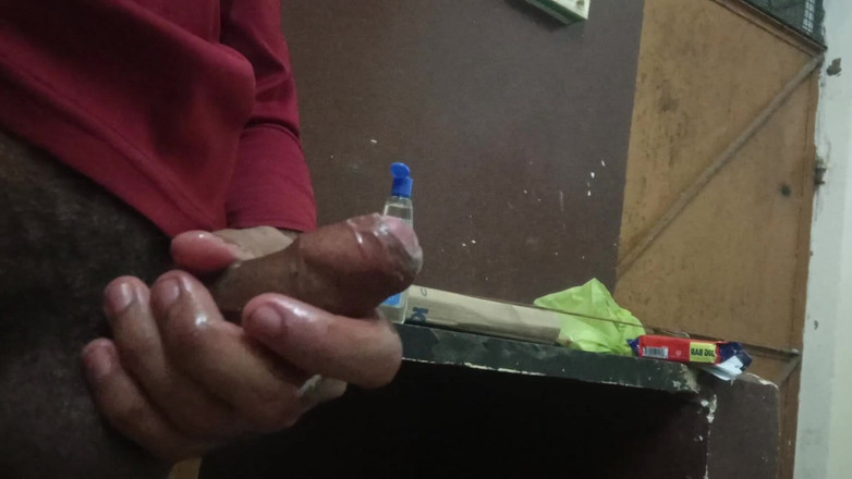 Brijesh 270: Freeuse Family - 房子里的男人可以无限次进入