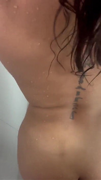 POV - Colombian Amateur Couple Has Fast Sex in the Shower