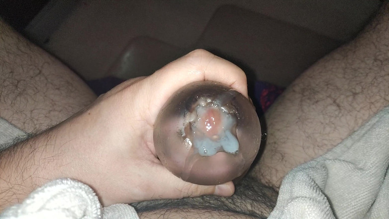 Curved One: Spielzeug mit klebriges sperma überflutet