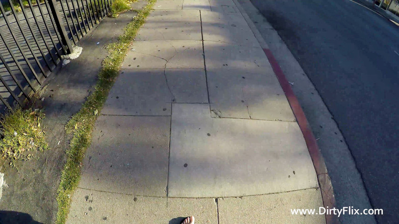 Fucking Glasses: Pequena fã de moda é fodida