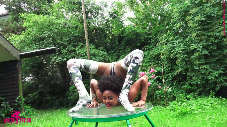Gymnastic: Acrobatics Outdoors