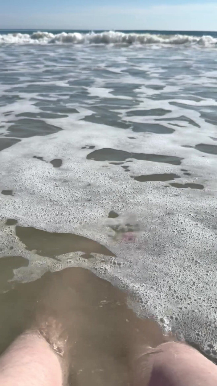Peppermint Giantess: Waves Crashing on Size 16 Feet &amp; Legs