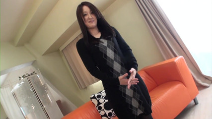 Japan Lust: Japanese MILF smiles as we pleasure her pussy