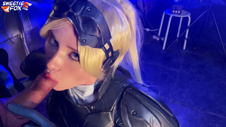 Sweetie Fox: 자지를 빨고 정액을 삼키는 Starcraft의 발정난 Nova