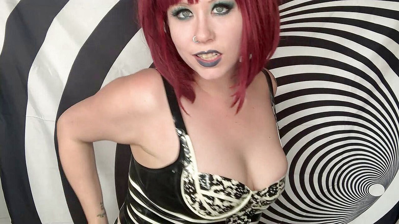 Deanna deadly: 穿着乳胶服的女神让你着迷