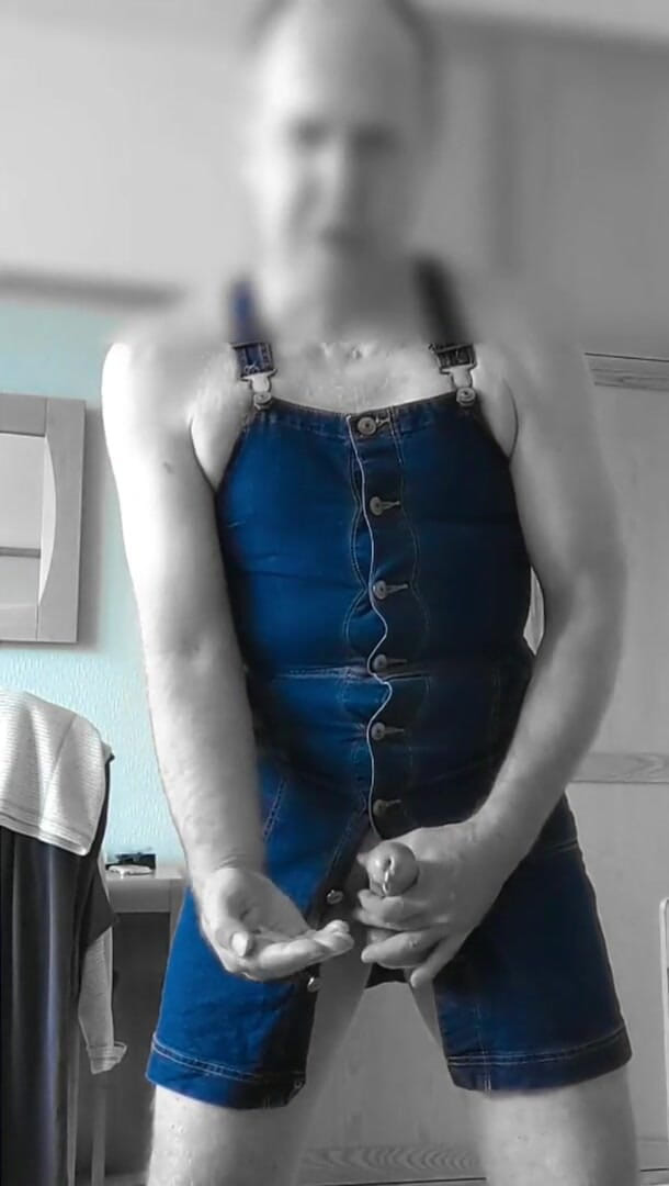 Bellhead: Slow motion pinafore dress