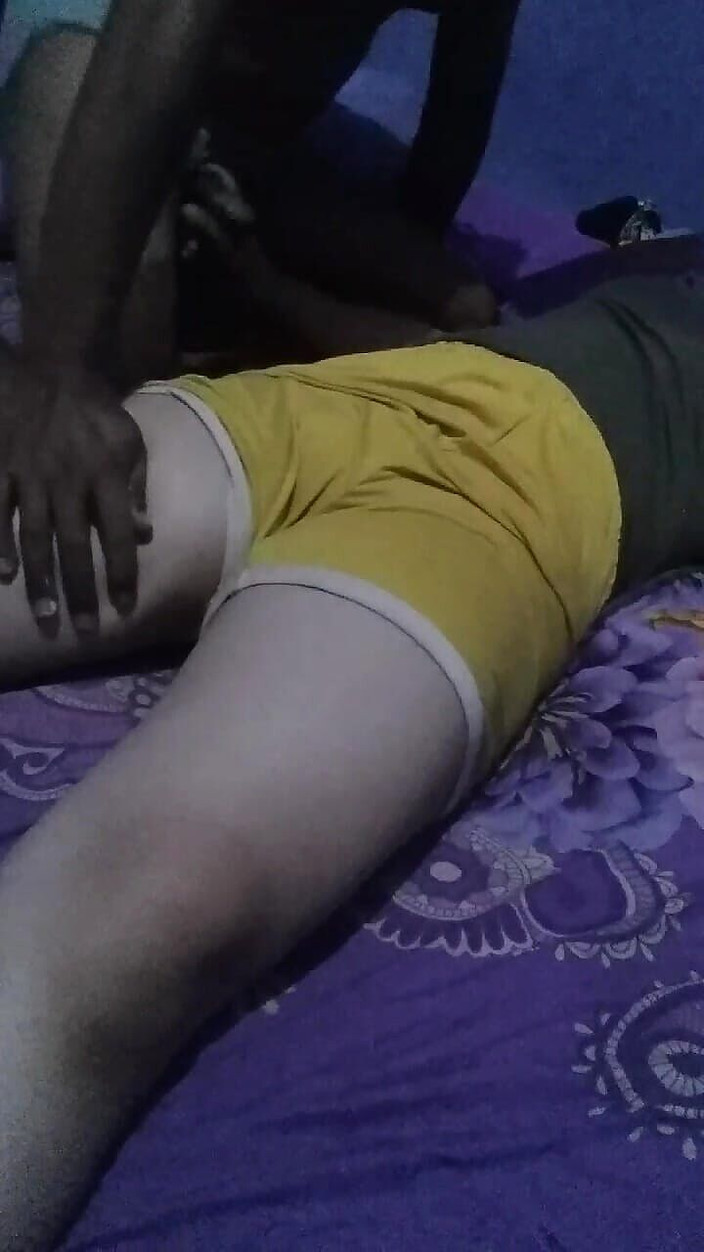 Angelina Pop: 보지와 바디 마사지를 핥는 계모를 돕는 배다른 아들