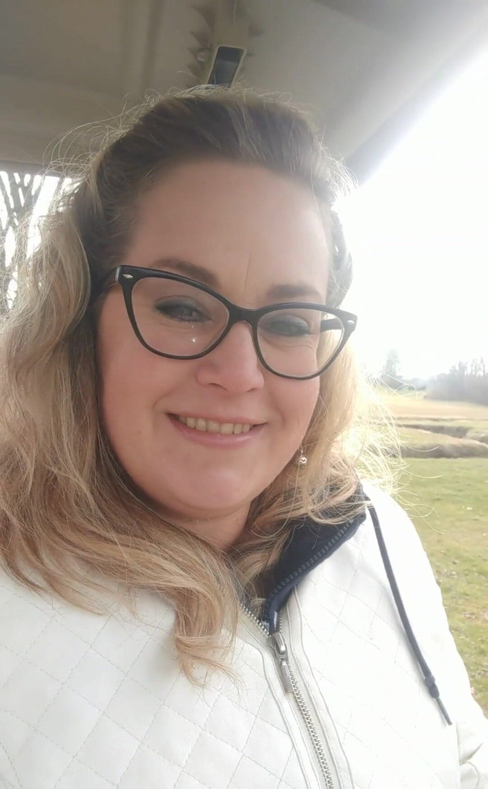 Lily Bay: LilyBay73 야외