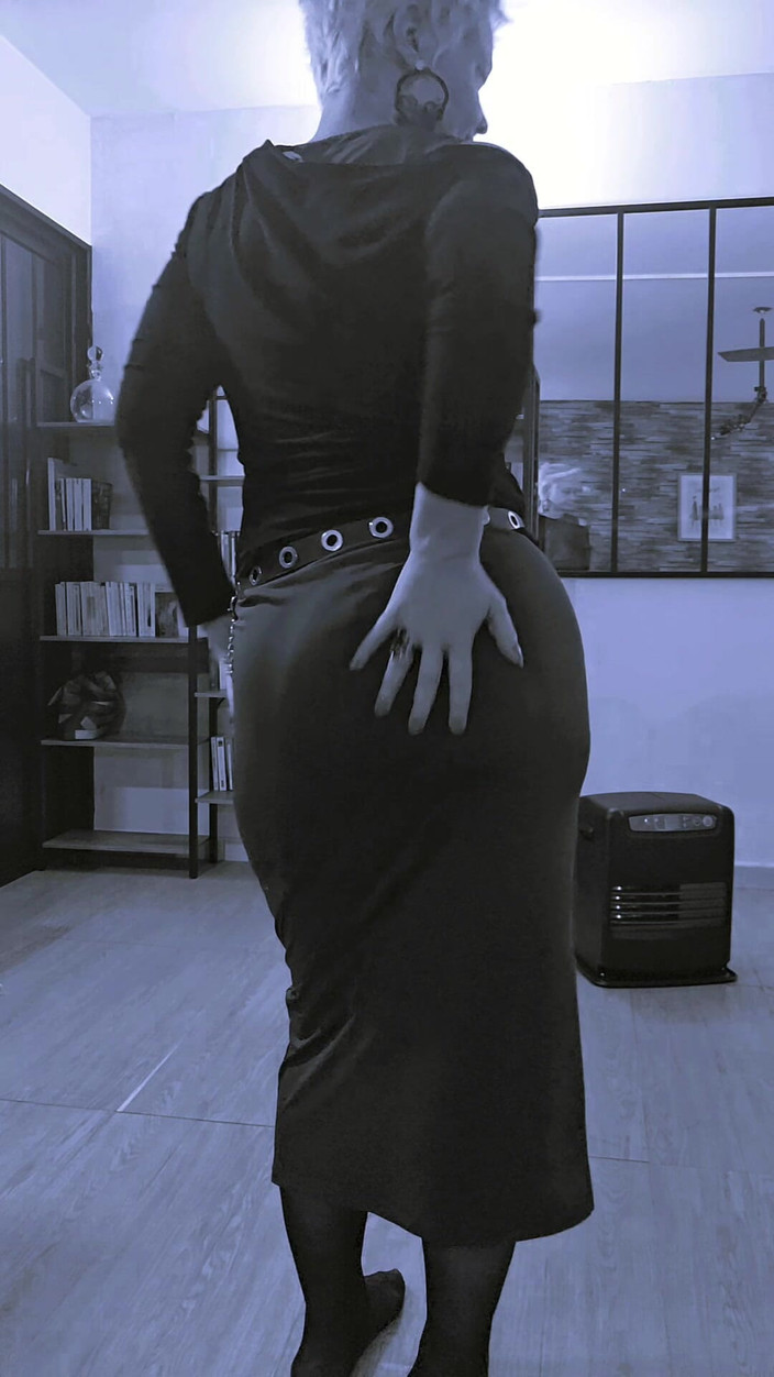 Sofy13: Il Mio Sexy Culo Grande Ti Sta Aspettando