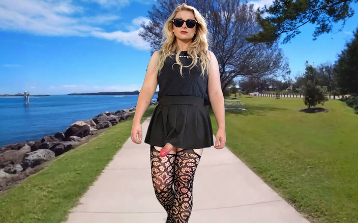 Lucas Nathan King: मिनी स्कर्ट चमकती में राक्षसी लंड किन्नर