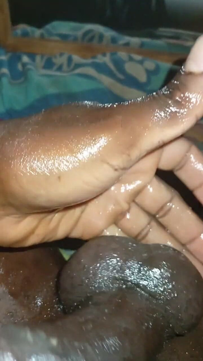 Sexyjayla254: Grote zwarte lul streelde totdat ze klaarkomt