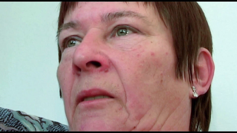 Mature Climax - 100% Mature Videos: Kurzhaarige oma vögelt jüngeren typen