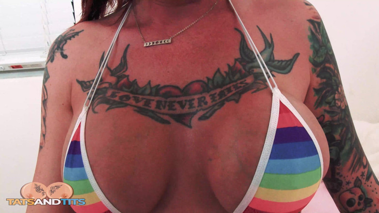 Tats And Tits: Anya gold geritten von BBC