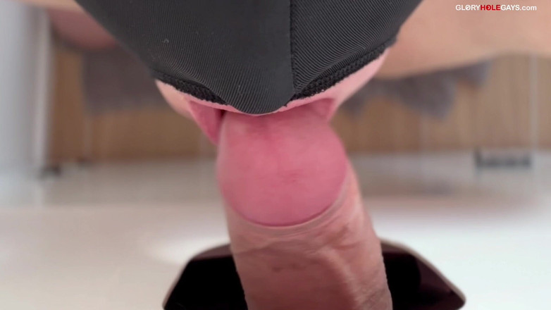 GLORYHOLEGAYS: Long-us-sluk.movover 7 Zoll lang und 2 Zoll dick - am gloryhole geschluckt