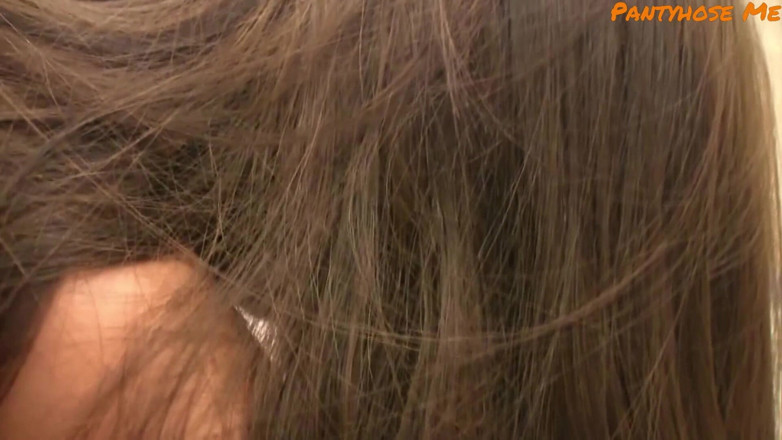 Pantyhose me porn videos: La bella mora Jenny in calze a rete nere fa...