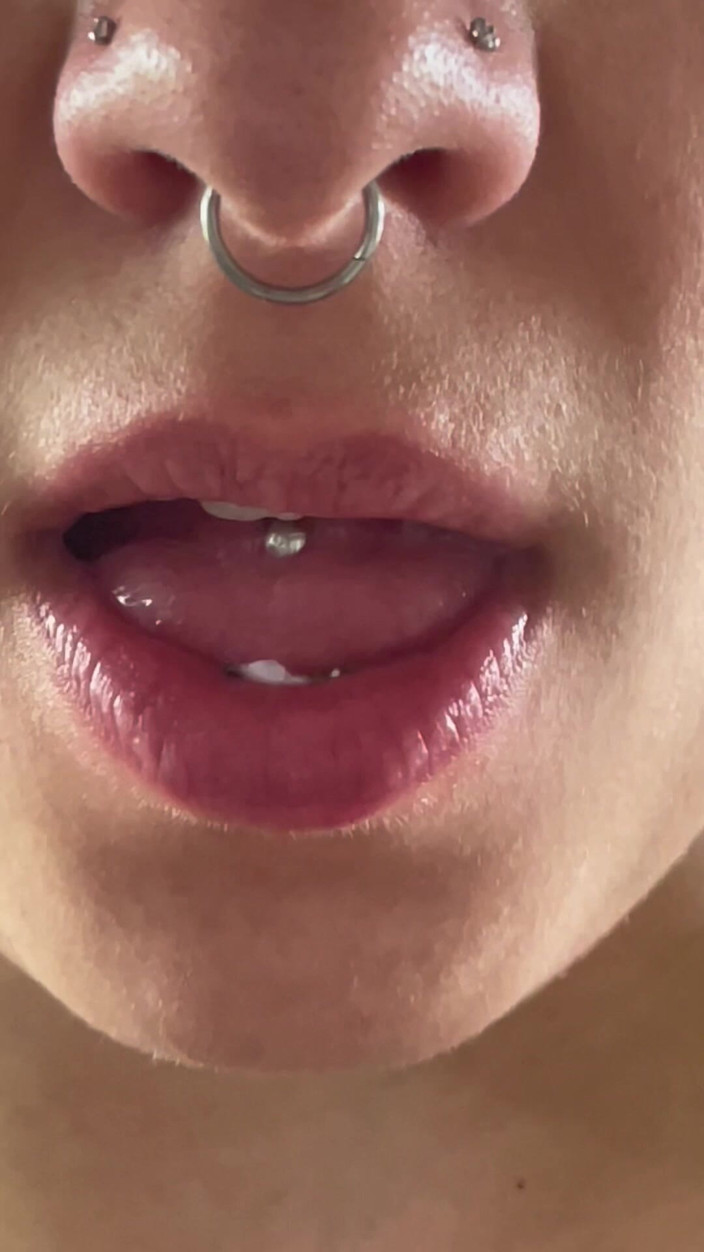 Glitterqueen1999: I Eat You as Punishment for Climbing in My Pussy