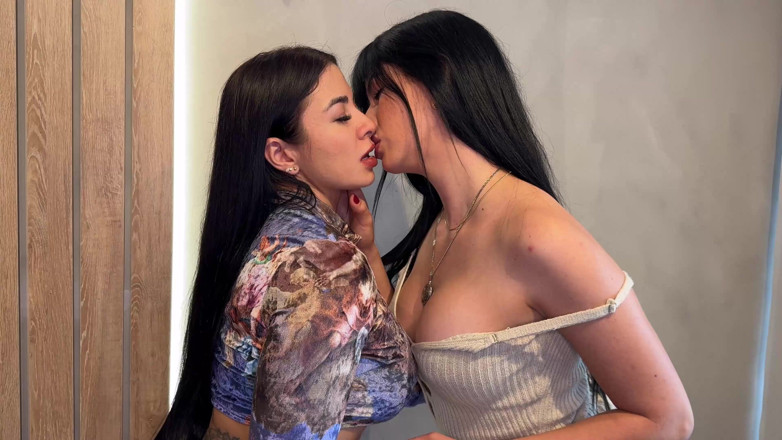 Duncan Saint: Photographer Fucks 2 Latina Models