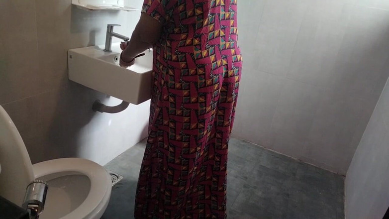 Reshmahotever: Baculatá tetička Sexy koupání