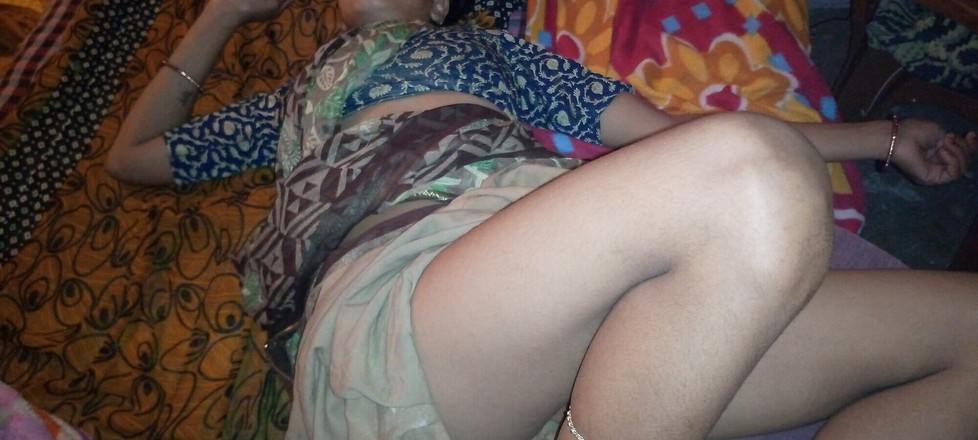 Ritu: Meia-irmã é fodida hardcore por meio-irmão em Rakhi