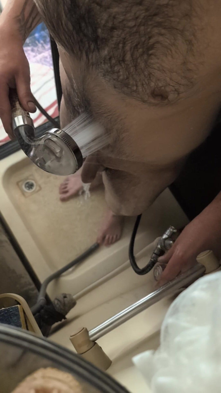 X breaxx: Wixxe My Waxing Big Cock in the Shower
