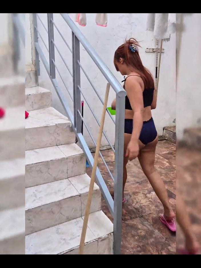 Pikaa6: 나는 청소 여성이 내 오토바이를 가지고 싶어 생각합니다. 상관없어요. 나는 그녀를 따먹는 대가로 그녀에게 줄게.