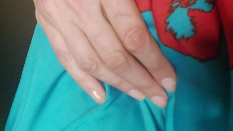 GinnaGg: Playing with the Hair on My Pussy