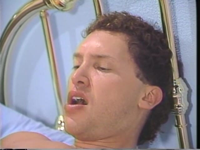 Gays Case: Sexy pár si navzájem saje tvrdé ptáky ve stejnou dobu...