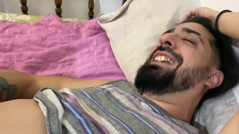 Eddie Queens: Unboxing and Testing of Chinese Condoms in Argentina Featuring Eddie...