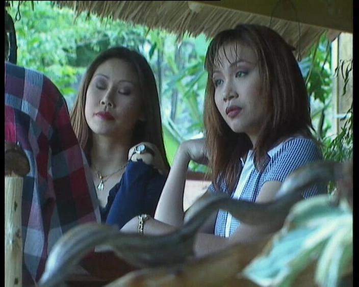 YOUR FIRST PORN: Азиатская красотка крупным планом...