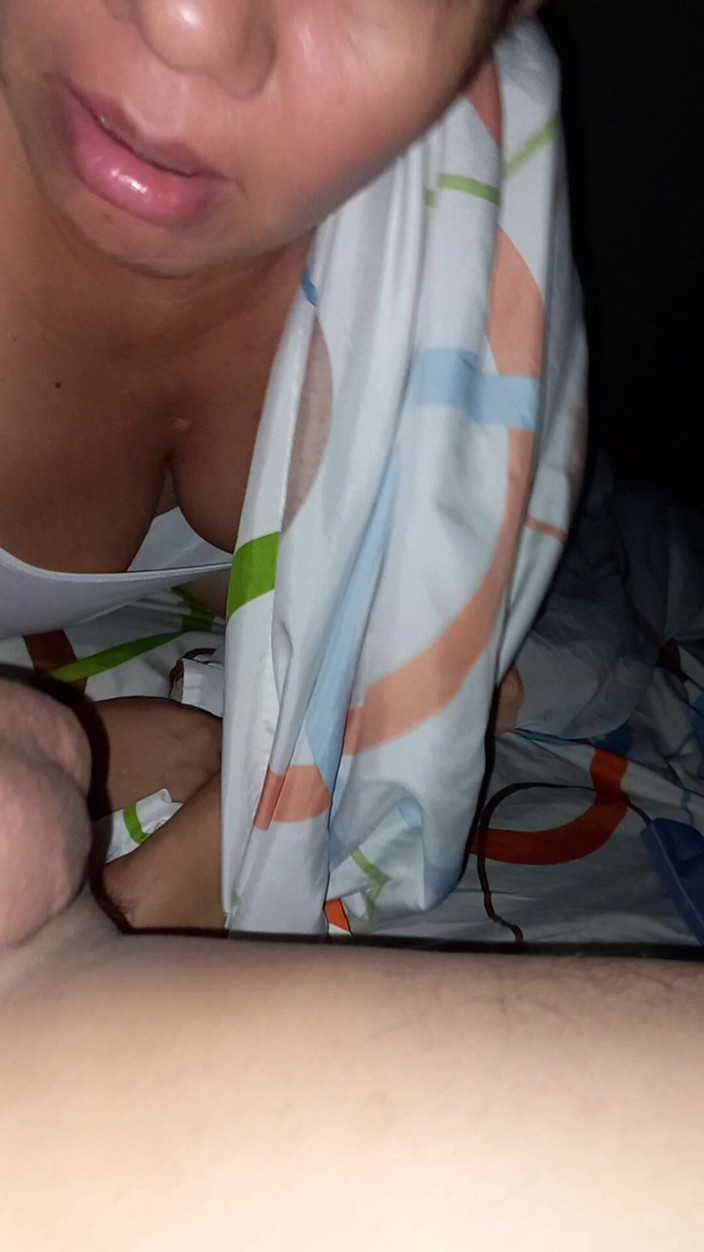 Valkyrieandluigy: 자지를 빠는 걸 좋아해