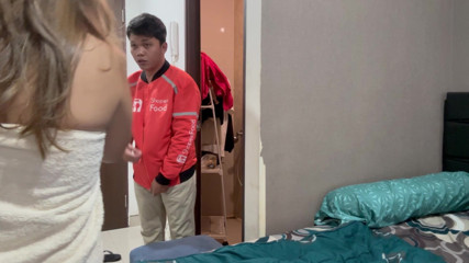 momi_itha_: I Fuck the Food Delivery Guy and Make Satisfy Him