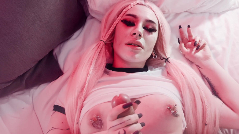 Peachgardens: Si jalang miang ini menghisap batang saya dan saya pancut...