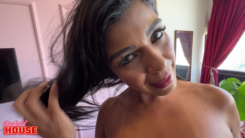 CuckoldHouse: Muhteşem Brezilyalı Hintli Kadın, Şehvetle Bir Direğin Üzerinde Oturuyor