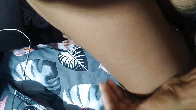 Rakul008: 彼女の誕生日にデジホットセクシーな愛人に土地を贈った使用人