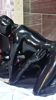 Doble consolador divertido, parte 2 - Alex Latex