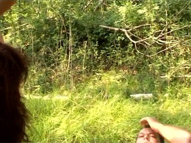 Out Sexxx: Casal real com amigo faz ótimo sexo no parque perto de...