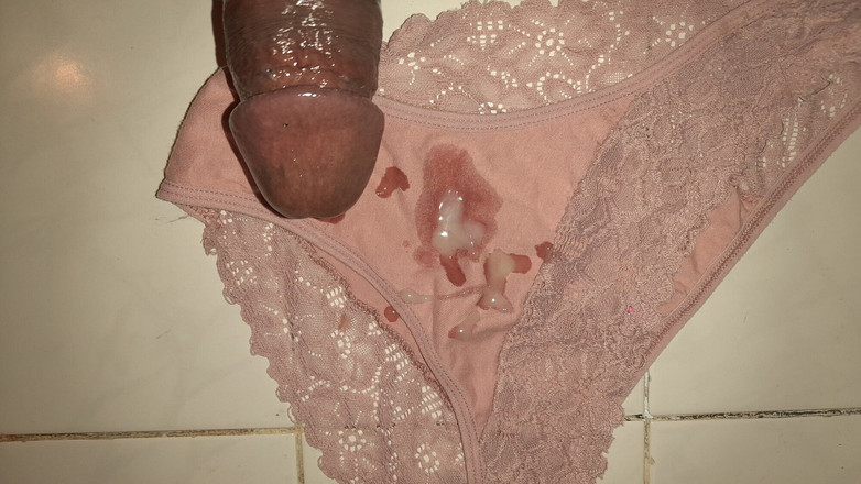 Black guy: Sborrata sulle sue mutandine pt. 5.... Benvenuti in un altro della...