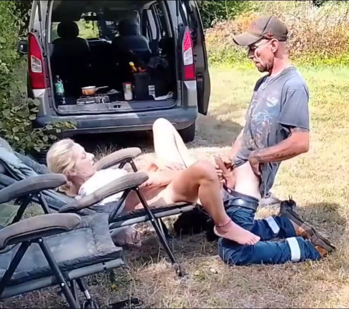 XhellllehX: Good Sex Outside