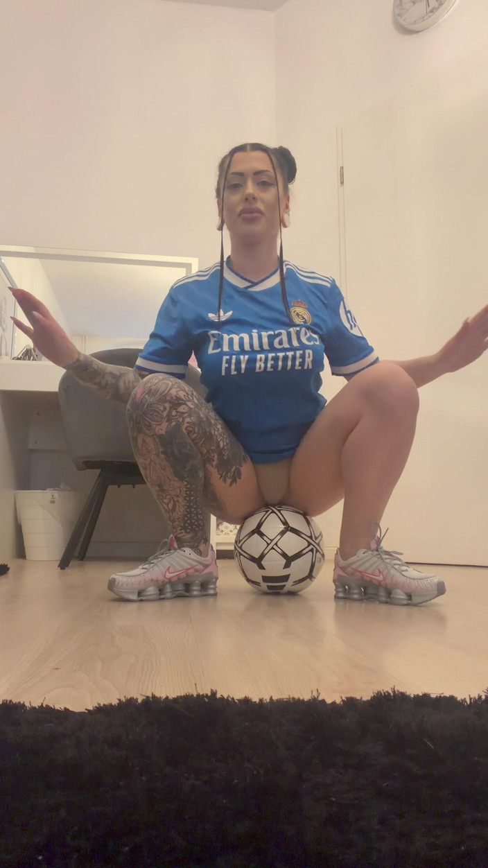 Princess1312: Güzel Ayak Futbolu Videosu, Real Madrid Formasyonu Dahil