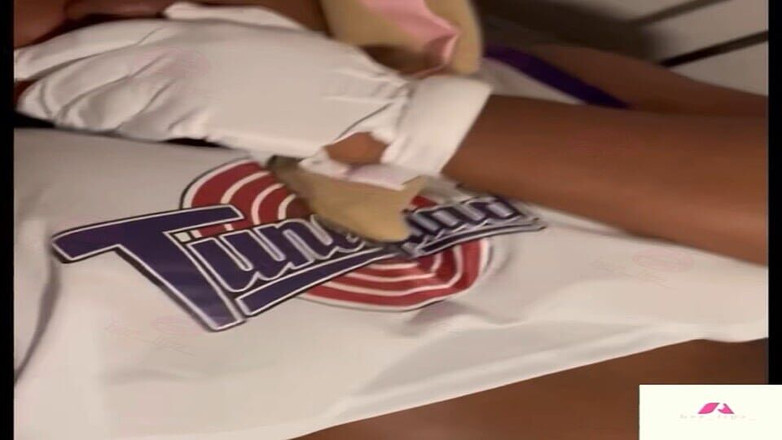 Anye Meshell: Lola Bunny Aus Looney Tunes hat ihre jungfräulichkeit verloren, an...